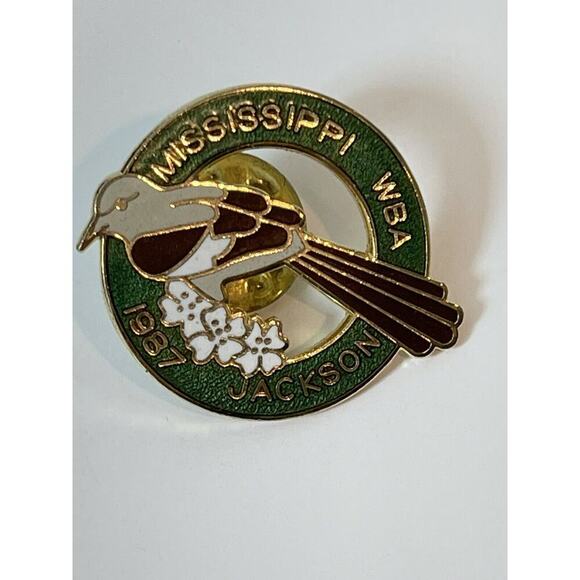Mississippi WBA 1987 Jackson Lapel Pin Women's Bowling Association Bird - Picture 1 of 5